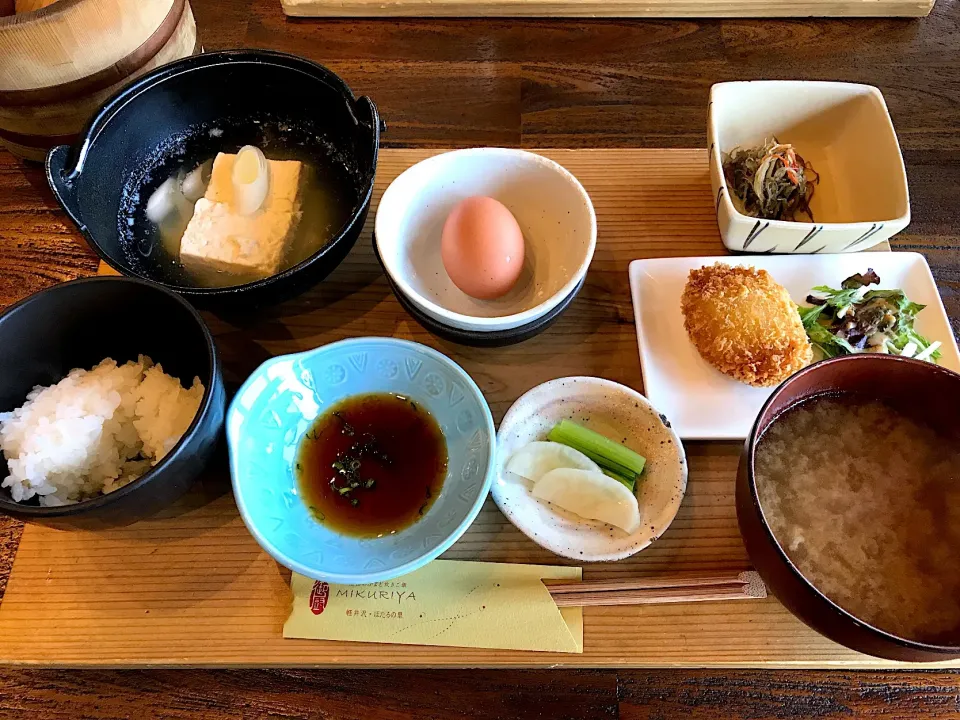 玉子かけごはん朝食|マハロ菊池さん