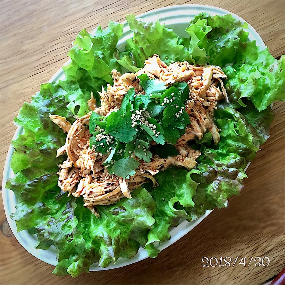 Snapdishの料理写真:鶏胸肉の絹しょうゆ胡麻和え|みずほさん