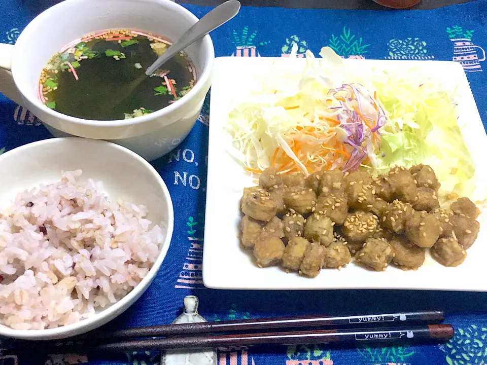 カリカリゴボウの甘辛揚げ
キムチ海藻スープ
ミックスサラダ🥗
雑穀ごはん|yumyum😋さん