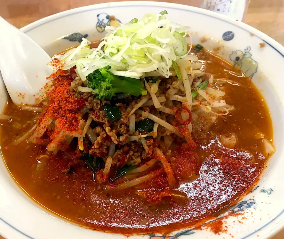 昼ごはん☀️☀️☀️
台湾ラーメン🍜温野菜トッピング＋１辛トッピング  まだまだ辛くない🌶🌶|ぽんたさん