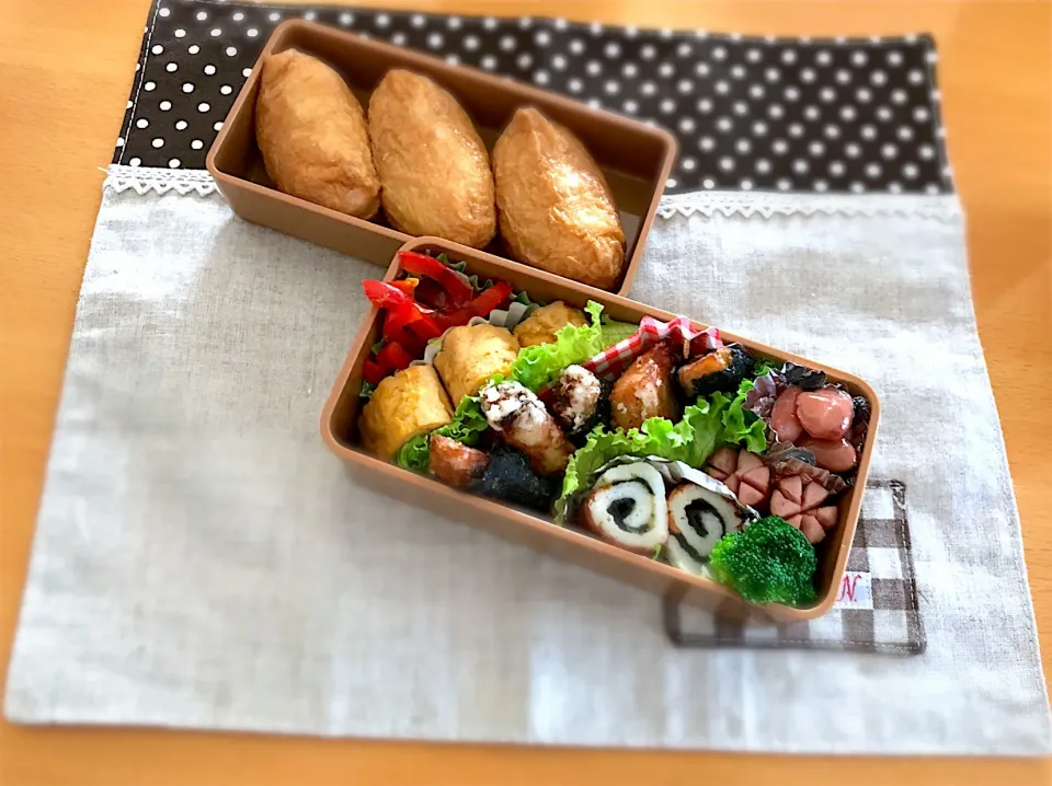 メカジキの磯辺揚げ🐟
卵焼き🍳
無限パプリカ😆
竹輪＋海苔＋チーズ🌀
ウインナー🌸
お豆さん😋
お稲荷さん✨
🥦🍅|あやこさん