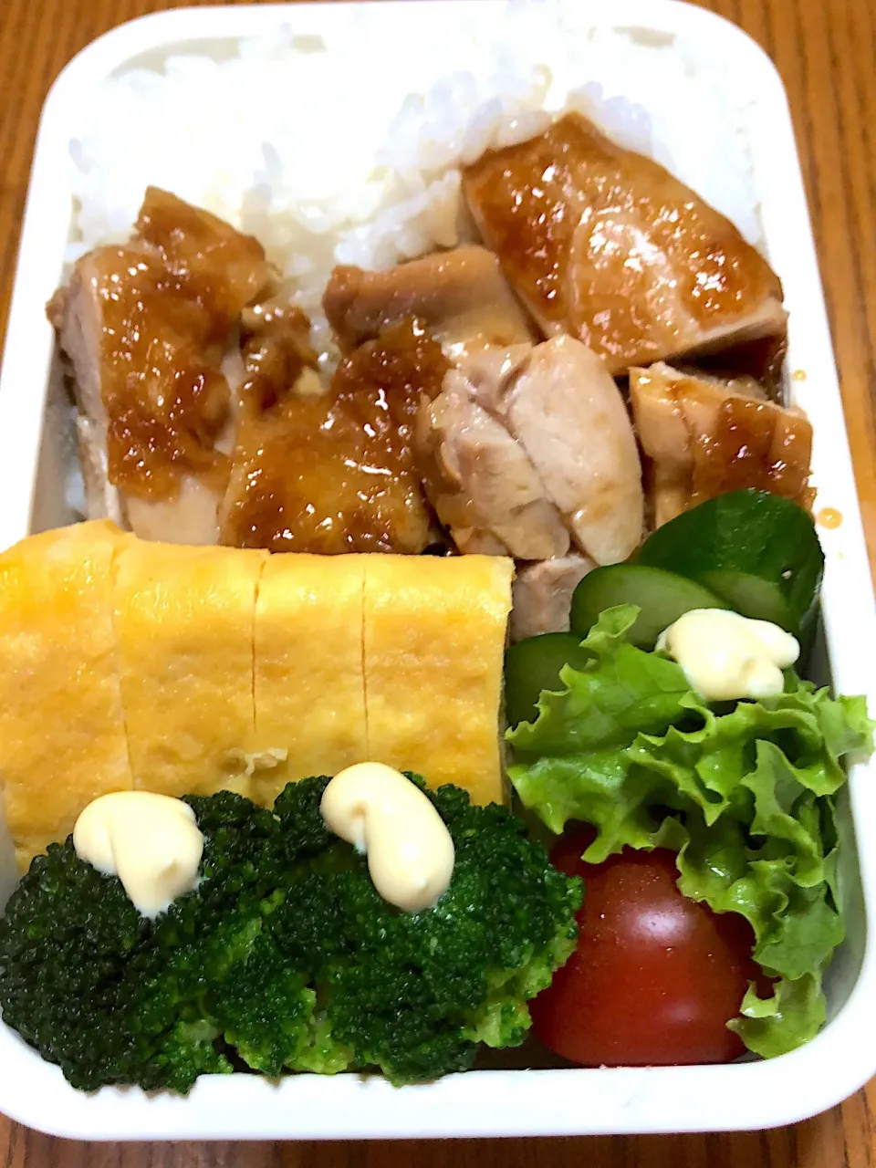 5月1日（火） 照り焼きチキン弁当🍱|かよっぺさん