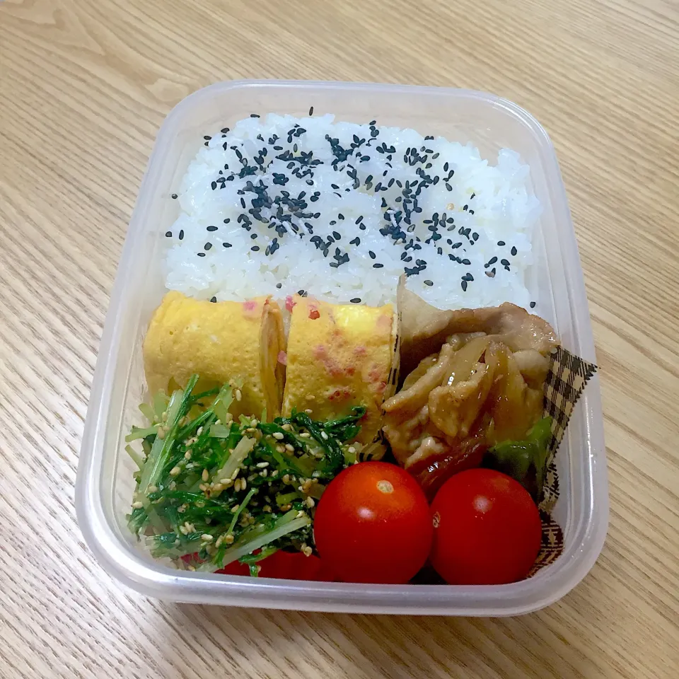 Snapdishの料理写真:火曜日の旦那さんのお弁当☺︎ #お弁当記録  #生姜焼き弁当|むさけんさん