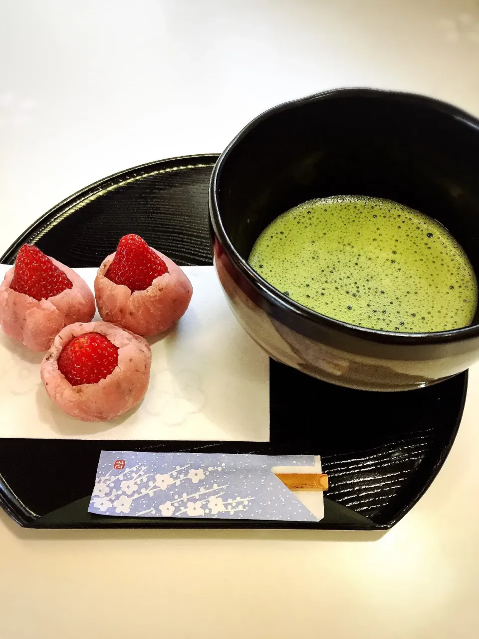 Snapdishの料理写真:#いちご🍓のねりきり包み|みわさん