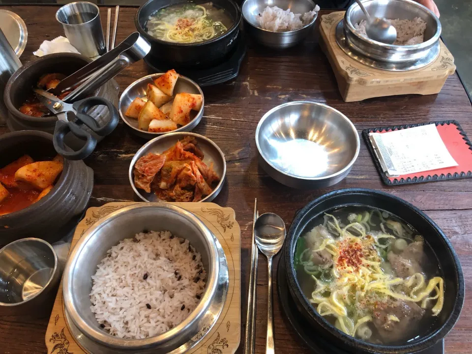 곰탕 韓国の牛肉水スープ定食(ライス+キムチ無料付き)|テウさん