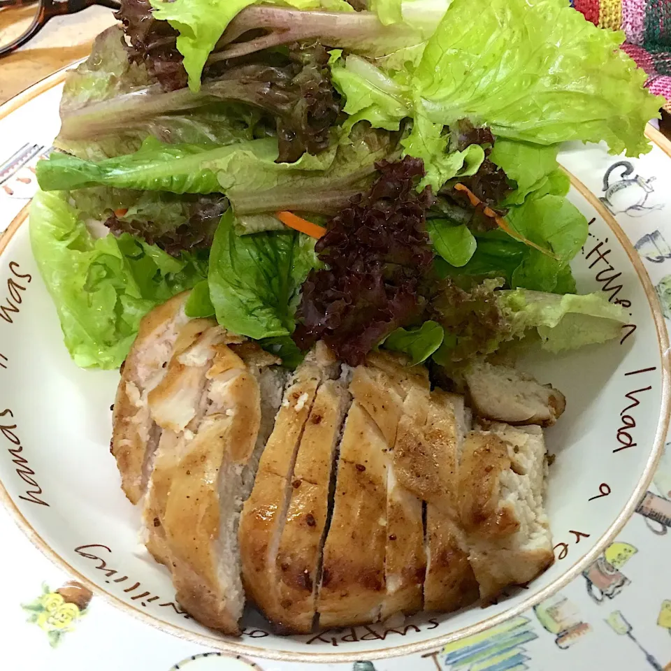 Baked chicken with salad|Madam Chuoさん