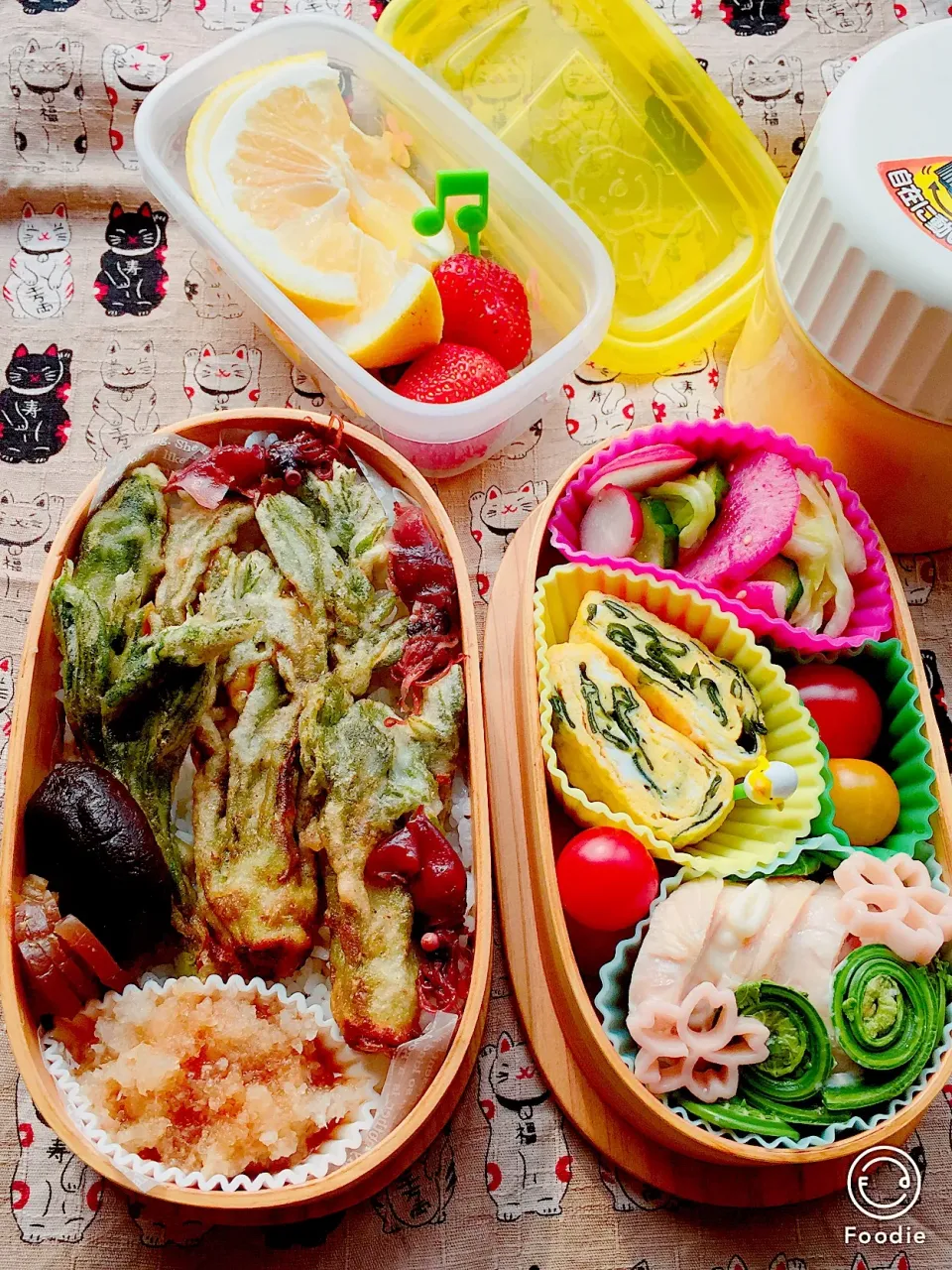 #お弁当  #お父さん弁当 #ワカメ入り玉子焼き
 #お弁当じまん  #和食弁当  #お花見弁当 
 #山菜天ぷら  #タラノメの天ぷら 
 #曲げわっぱ弁当  #野菜多め 
#鶏ハム #山菜コゴミ  #デザートは日向夏とイチゴ 
#春野菜の浅漬け|Blueberry🫐さん