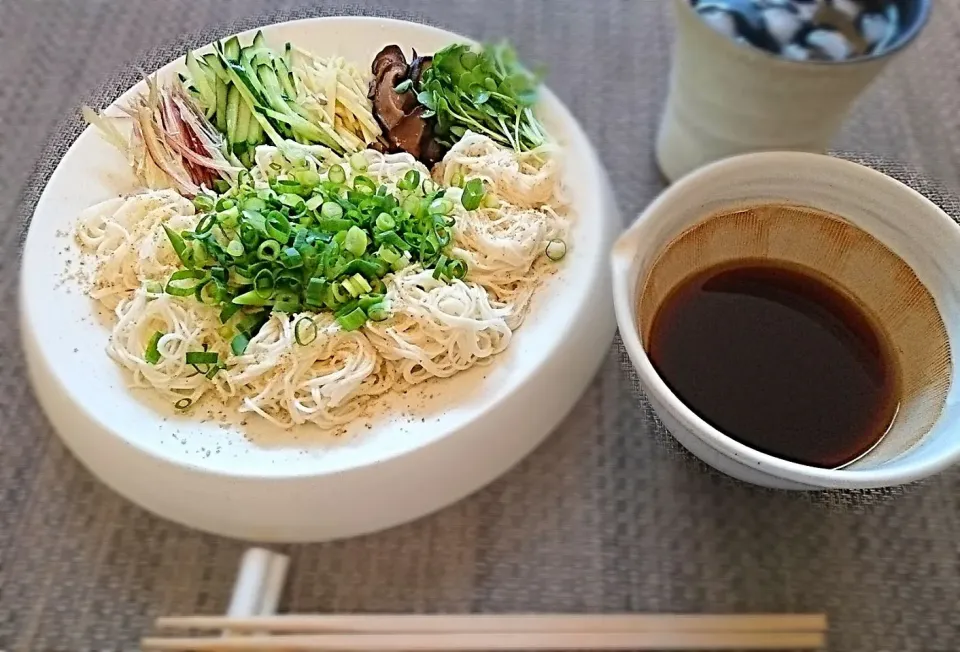 干し椎茸の戻し汁で作るそうめんつゆは、甘めだけど美味しい♡|yokoさん