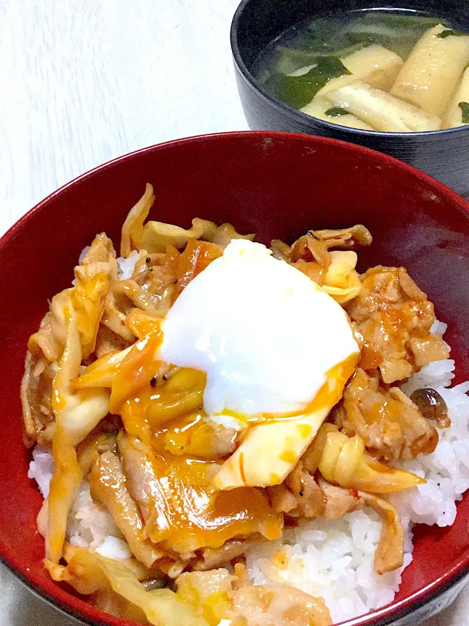 豚肉のコチュジャン炒め丼〜温玉のせ|Ayaさん