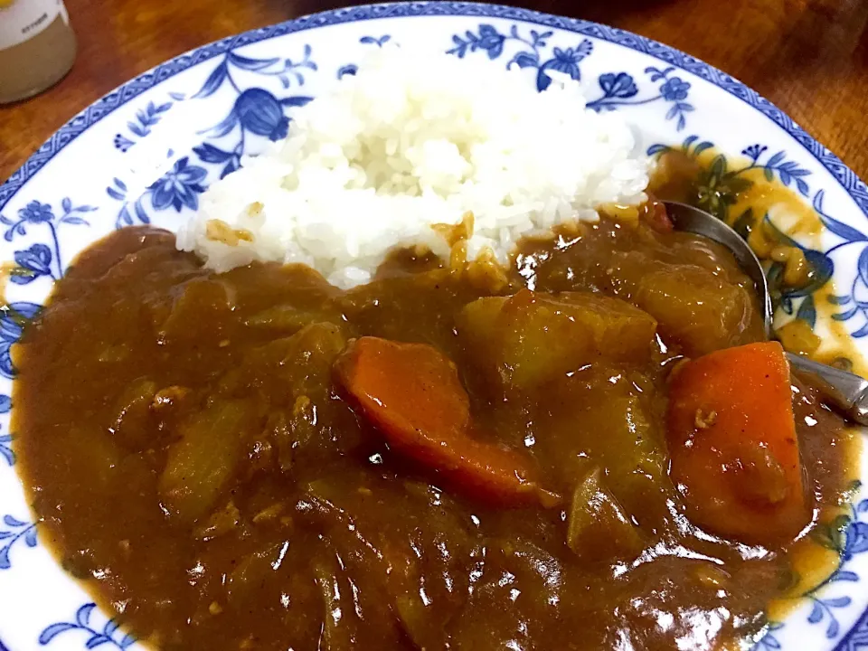 ジャガイモに見せかけて、大根が入ったカレー|さんだーさん