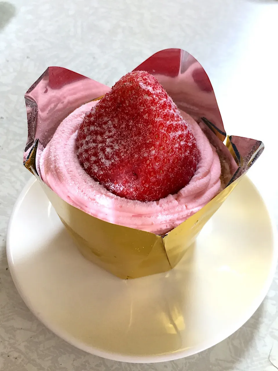 Snapdishの料理写真:T2のあまおうモンブラン🍓|なかなかさん