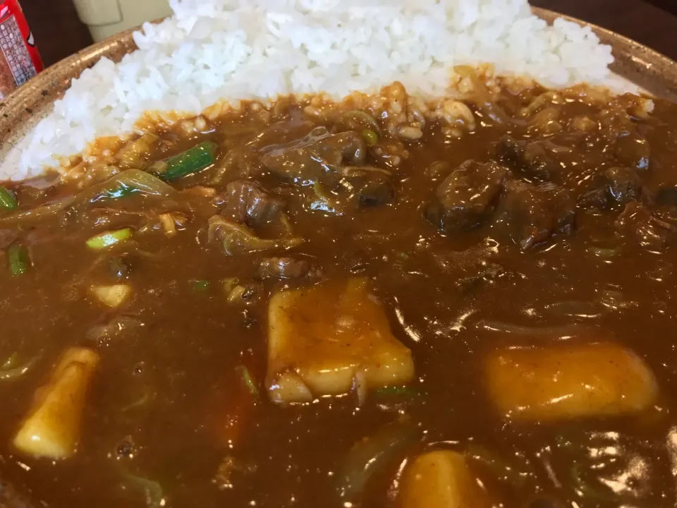 Snapdishの料理写真:牛すじ煮込みカレー🍛、野菜トッピング🥕🍠、3辛、500g|buhizouさん