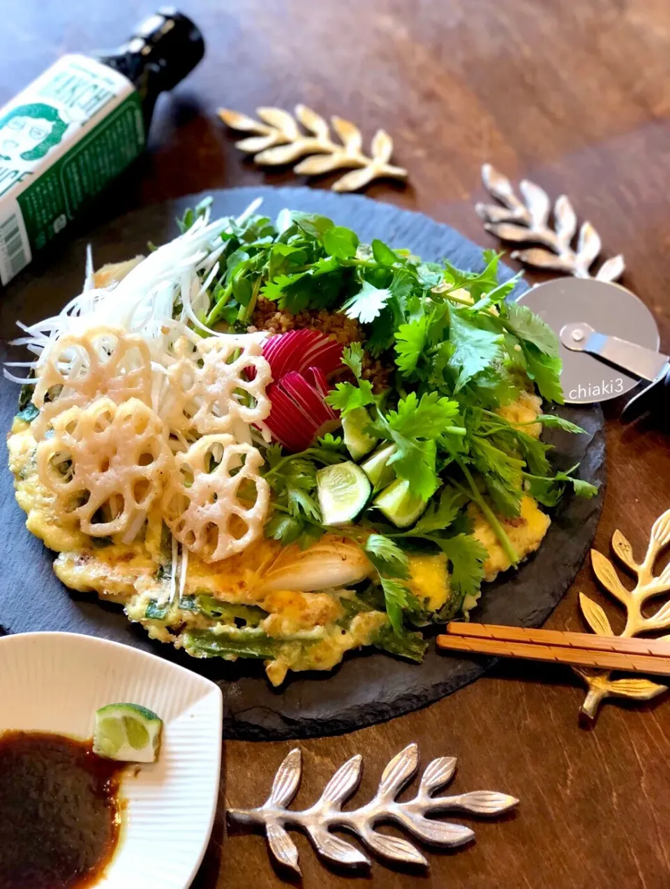 Snapdishの料理写真:水切り絹豆腐のアジアンなチヂミ💕🌿 パクチー🌿や野菜たちと パクチー醤油で✨ヘルシー✨|chiaki3（平川ちあき）さん