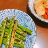 Snapdishの料理写真:#肉じゃが #肉なしw #アスパラ  #アスパラマヨ 大好き♡|まみさん