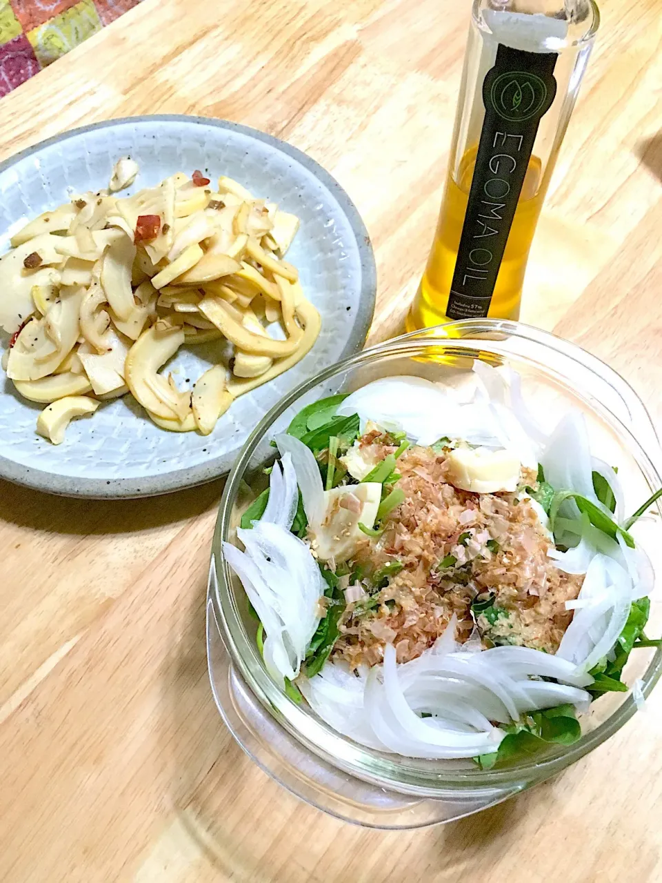 夕飯の筍づくし((´艸｀*))

筍のペペロンチーノ(自家製醤油漬けにんにくで)

サラダほうれん草と筍のえごまオイルサラダ|さくたえさん