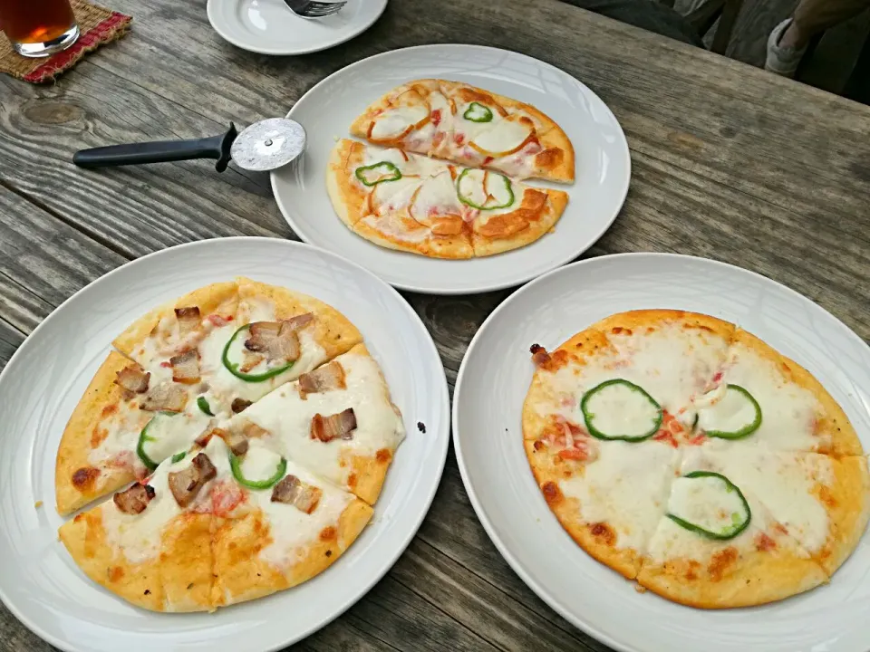 葛城　山の上のカフェ　ラッテたかまつ
手作りチーズの🍕三種ピザ🍕|korinoさん