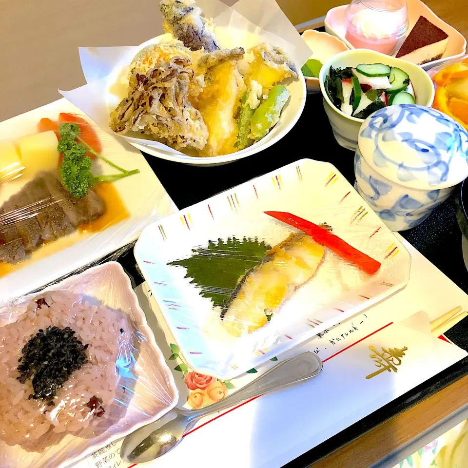 Snapdishの料理写真:#入院食  #病院食 #お祝い膳 #無事に赤子が産まれました♡|カナ☆デップさん