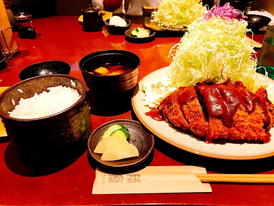 Snapdishの料理写真:隆座のトンカツ定食|みさとさん