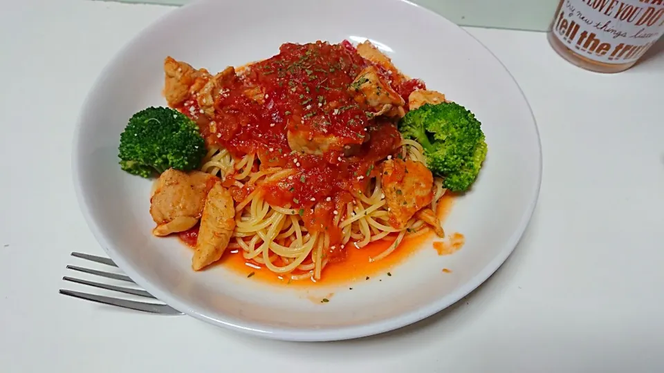 Snapdishの料理写真:鶏肉のトマトソーススパゲッティ|mky710801さん