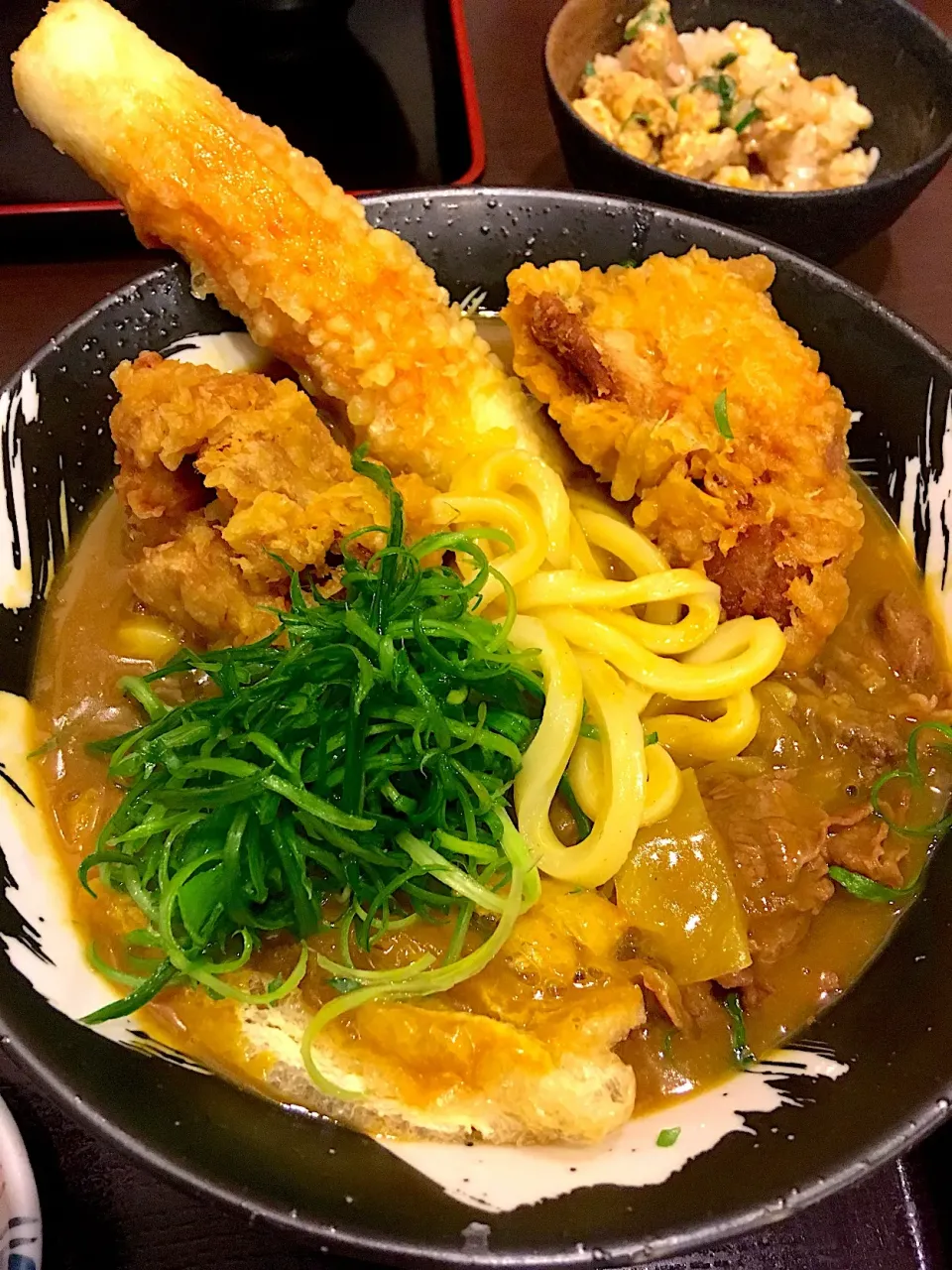 Snapdishの料理写真:鶏天ちくわ天入りカレーうどん♪|☆マミ☆さん