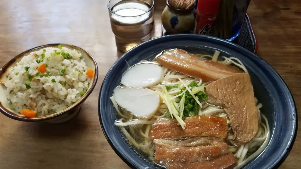 念願の首里そばの沖縄そばとジューシー|Morito Kamiyaさん