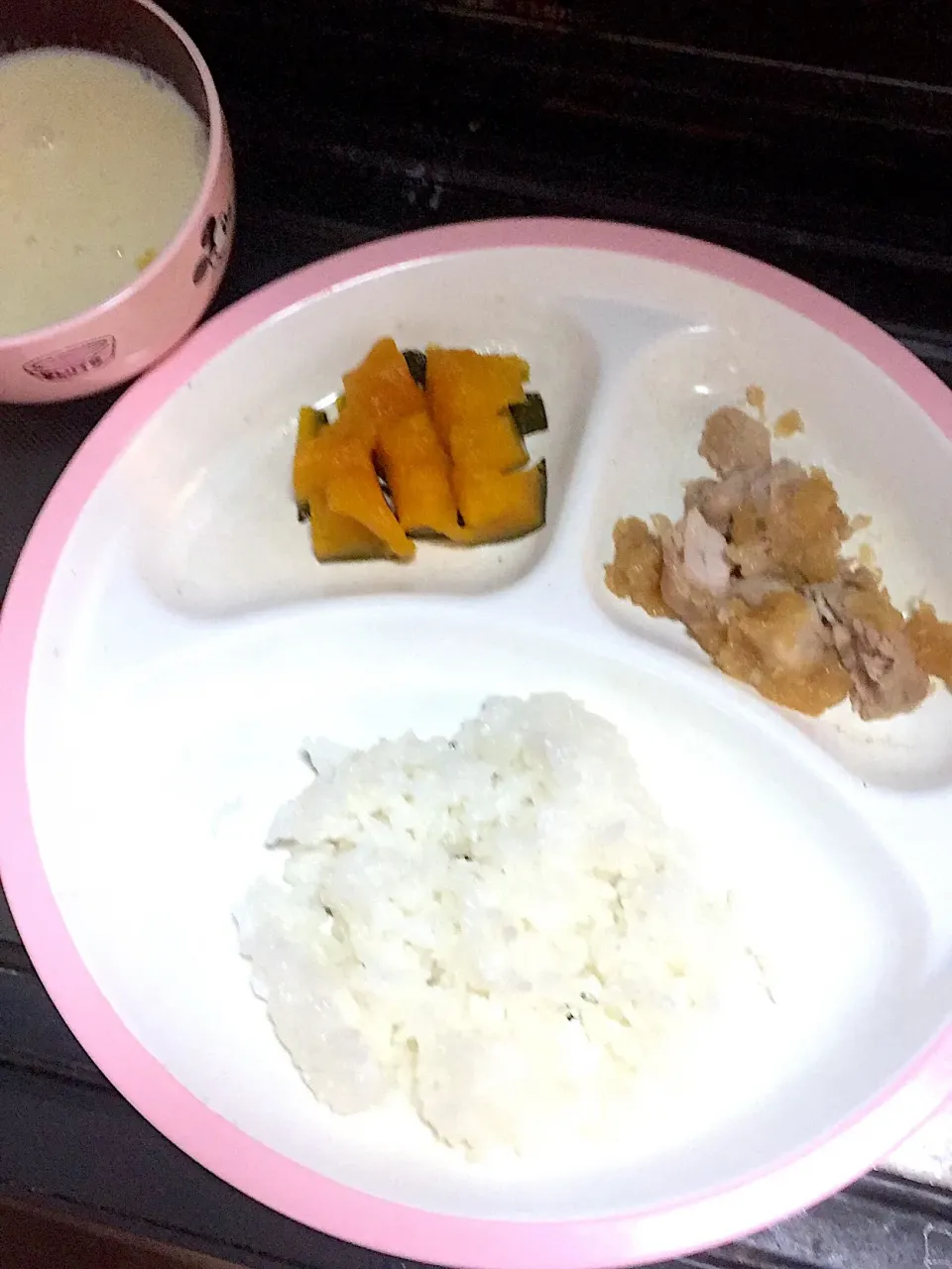 幼児食 夜
・ごはん
・鶏モモのみぞれ煮
・かぼちゃの煮物
・豆乳コーンスープ
・ブドウ|ぺろたんさん