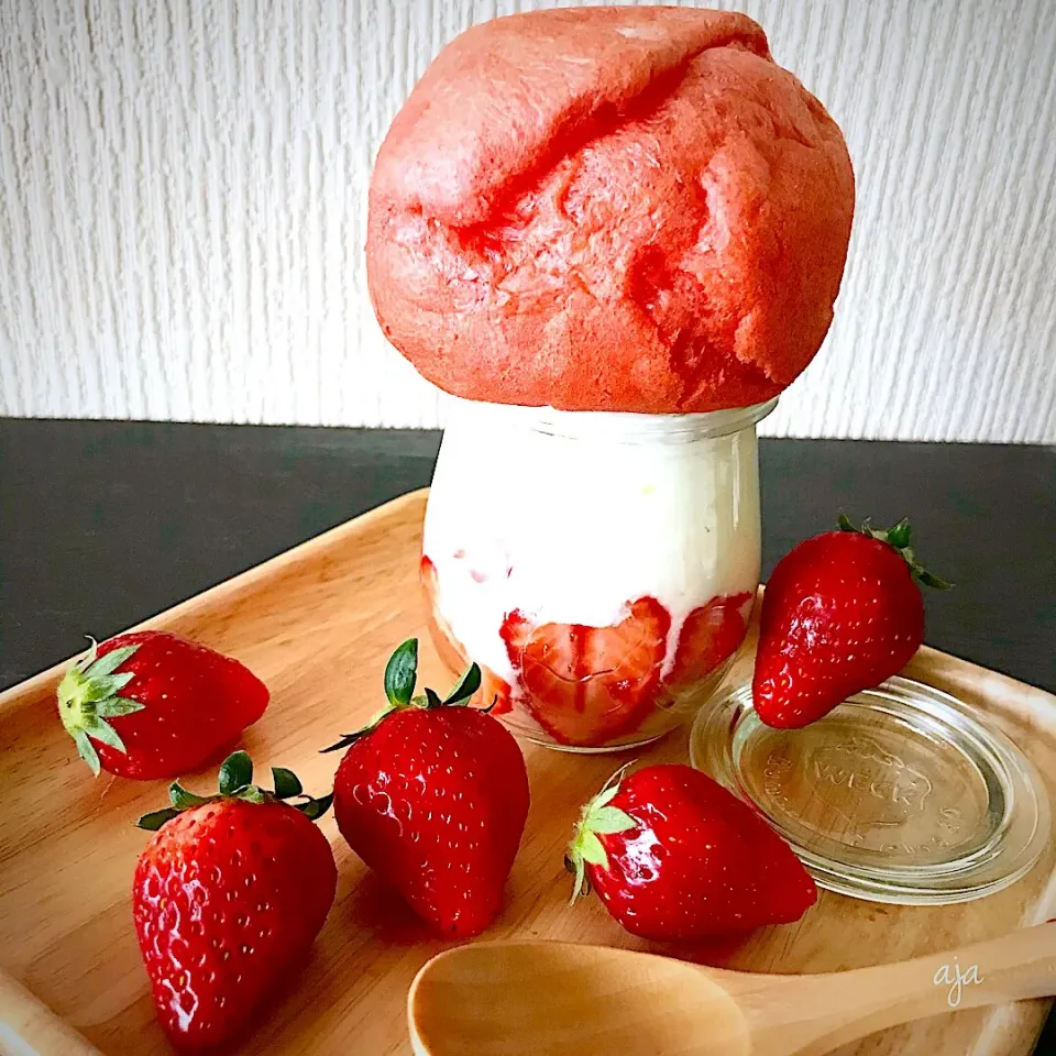 セブンの「いちごもこ」といちごヨーグルト🍓|ajaさん