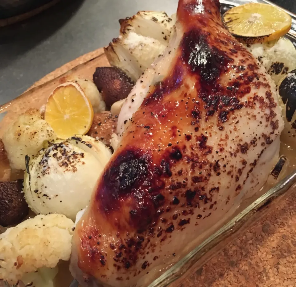 Snapdishの料理写真:レモンとローズマリーのイタリア風ローストチキン🍗🍋🌿糀甘酒でお肉柔らかʕ-̼͡-ʔ#淡路島新たまねぎ|七海さん