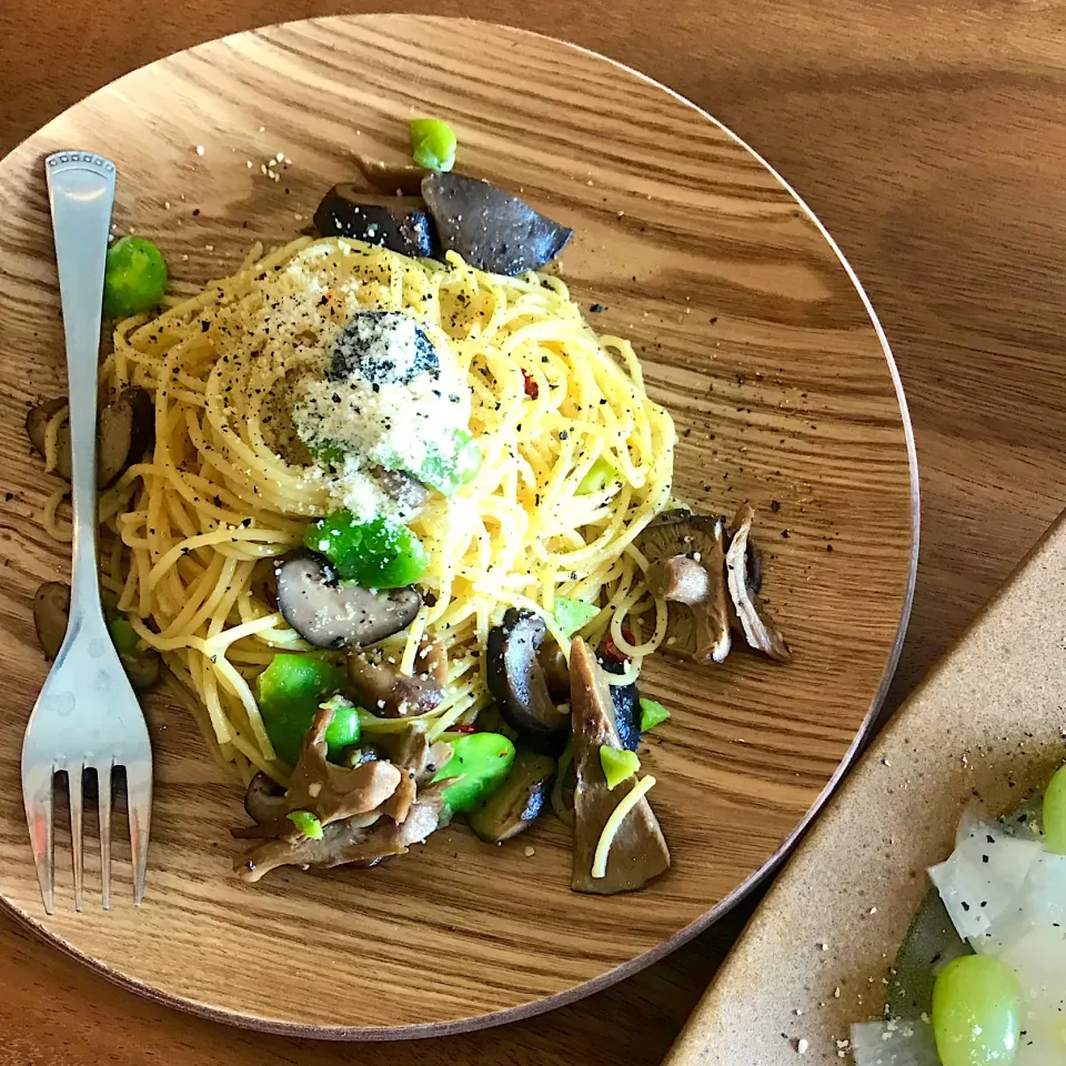 夢酒(ムッシュ)さんの料理 そら豆と水煮キノコのパスタ|夢酒(ムッシュ)さん