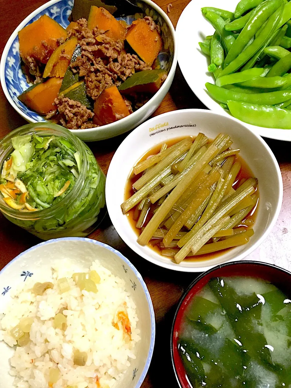 Snapdishの料理写真:蕗と桜エビの炊き込みご飯   蕗の煮物    南瓜のそぼろ煮    スナップえんどう   味噌汁    キャベツの酢漬け|掛谷節子さん