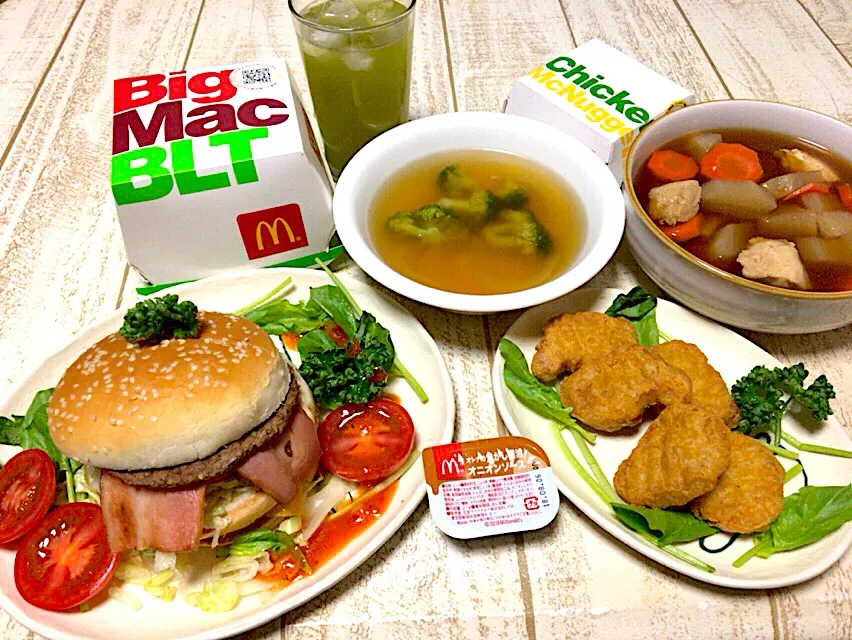 今日の男飯(｡-_-｡)は半無しで(・∀・)
ビックマックBLT&チキンナゲット&自作オニオンスープ&和風大根の煮物♫|ひーちゃんさん