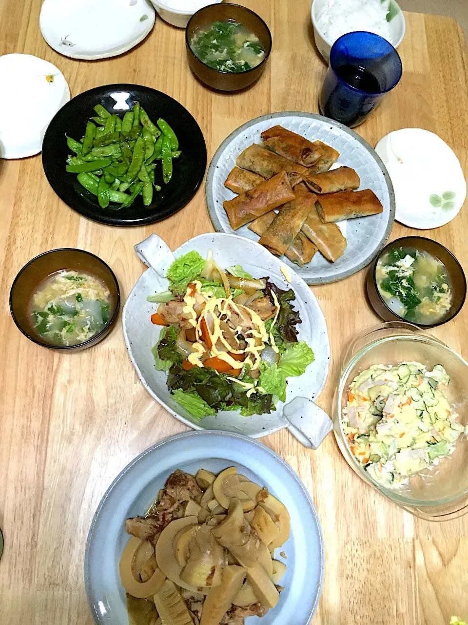 こどもの日の晩ごはん(●☌◡☌●)
春巻き
筍の味噌煮
さやいんげんのバター炒め
グリーンリーフ入り卵スープ
ポテサラ
ご飯|さくたえさん