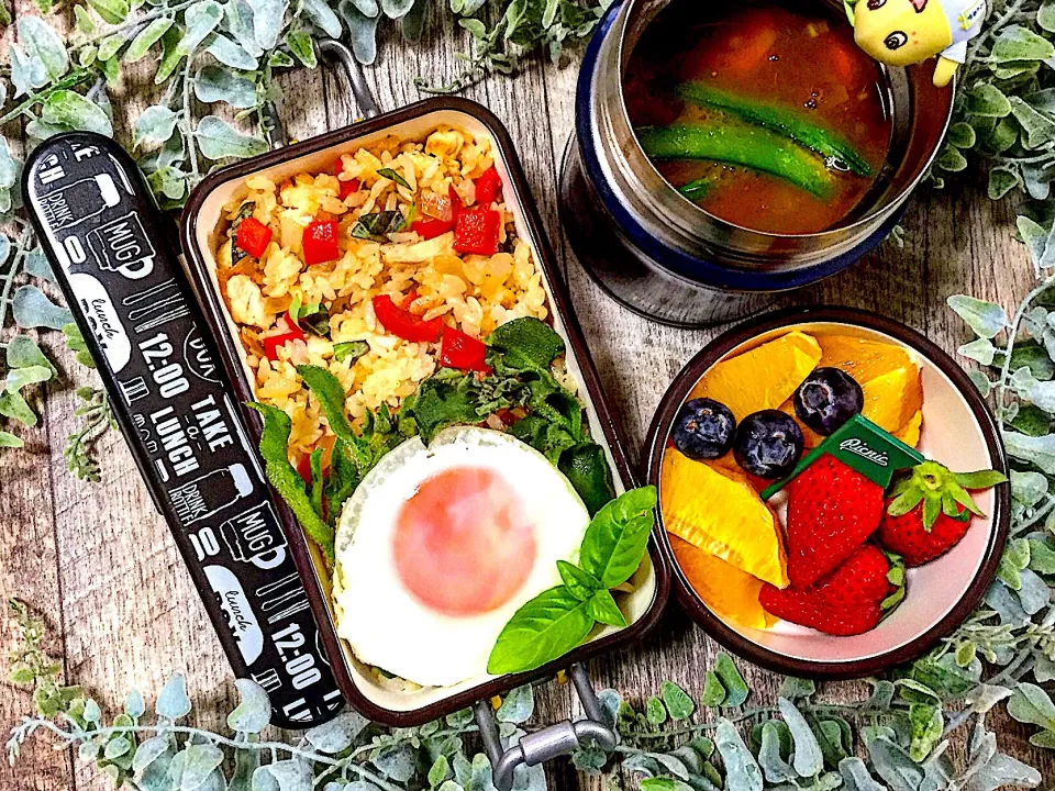 Snapdishの料理写真:ガパオ風バジル炒飯弁当|あつみんさん