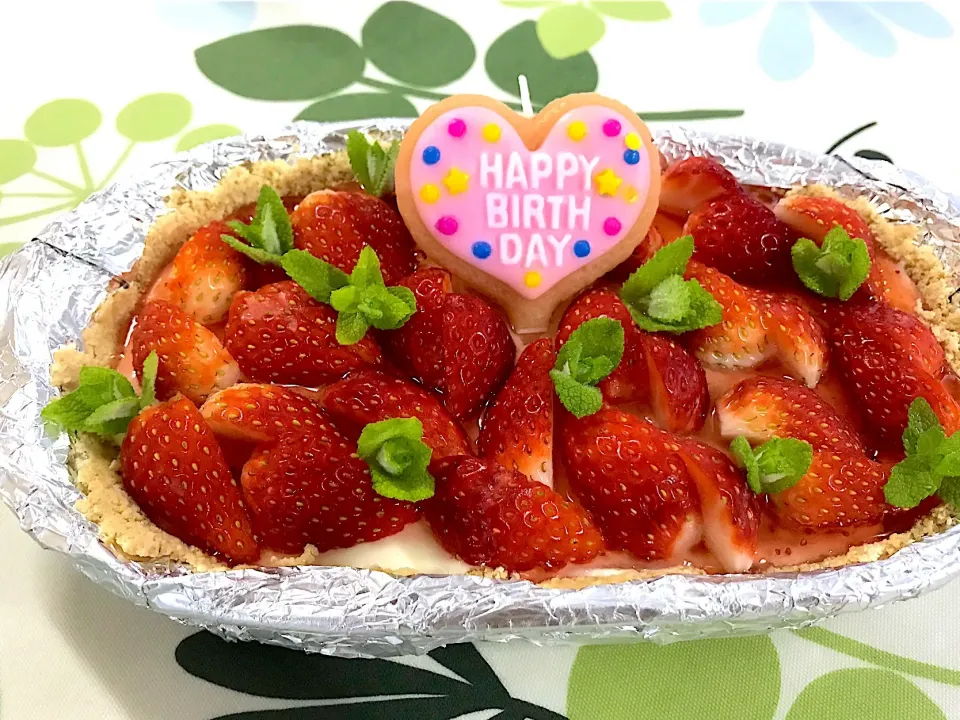 誕生日レアチーズケーキ（同僚の誕生日。仕事の合間に隠れて作った）|もちもちさん