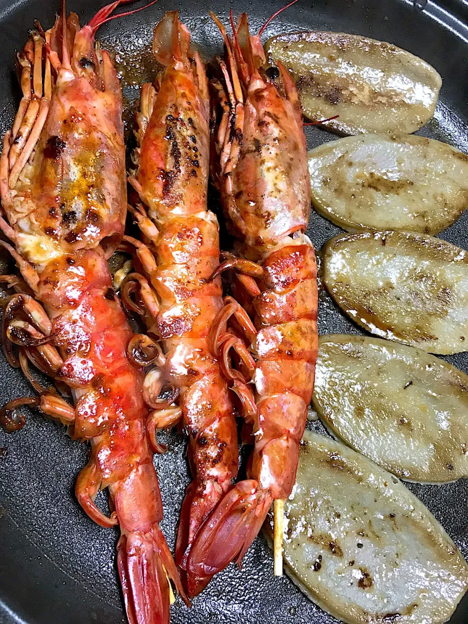 静岡名物黒はんぺん
海老の塩焼き🦐|シュトママさん