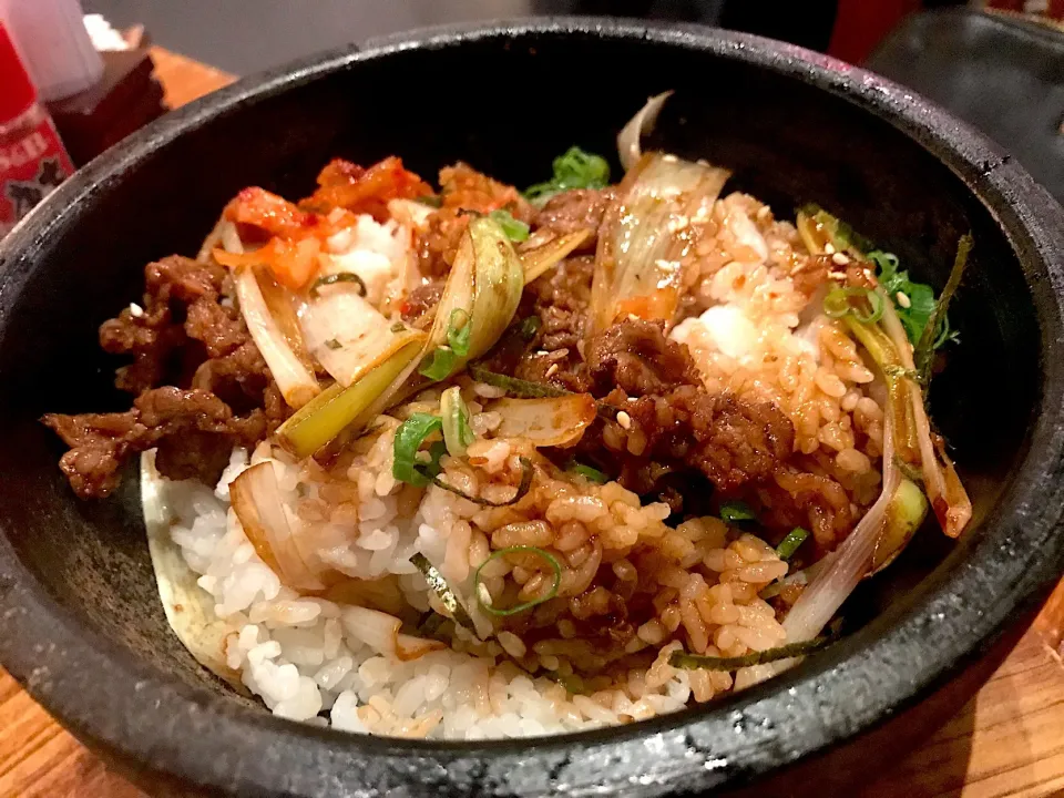 Fried beef rice in stone pot|Sky Blueさん