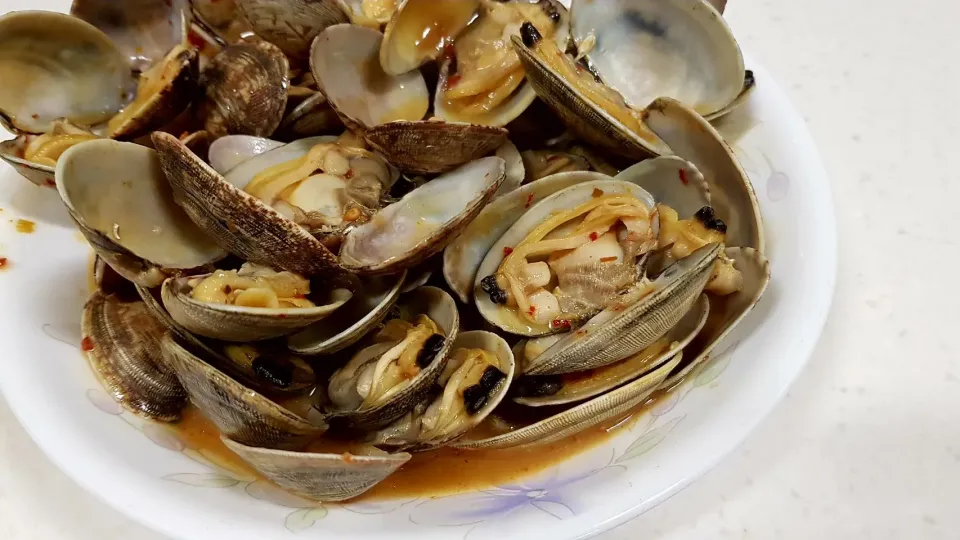 saute clams in Thai chili sauce|steven z.y.さん