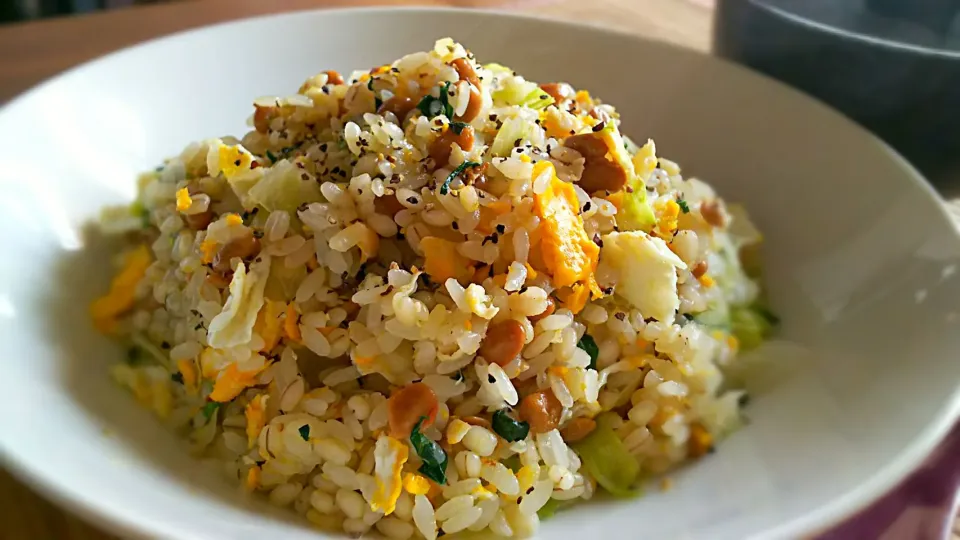 ﾚﾀｽと大葉の納豆卵ﾁｬｰﾊﾝ～
の昼ごはん✨|kaz(*･ω･)さん