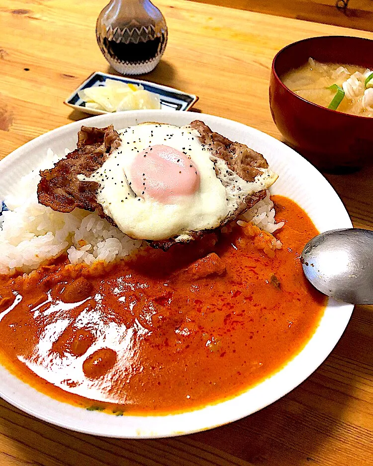 Snapdishの料理写真:バターチキンエッグカレー 相方作🍛🍗🍳|ガク魁‼︎男飯さん