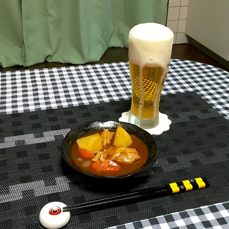 Snapdishの料理写真:昨日の新玉ねぎと鶏肉のスープから具材ごろっと男のカレー!  (○v艸v*)|Kei Satoさん