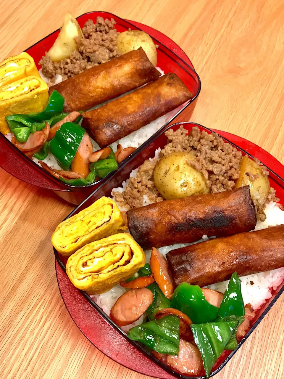 Snapdishの料理写真:2018.5.10 中2＆高3男子肉じゃが弁当〜🍱
 #お弁当  #高3男子弁当  #中3男子弁当  #春巻き|mari-pさん