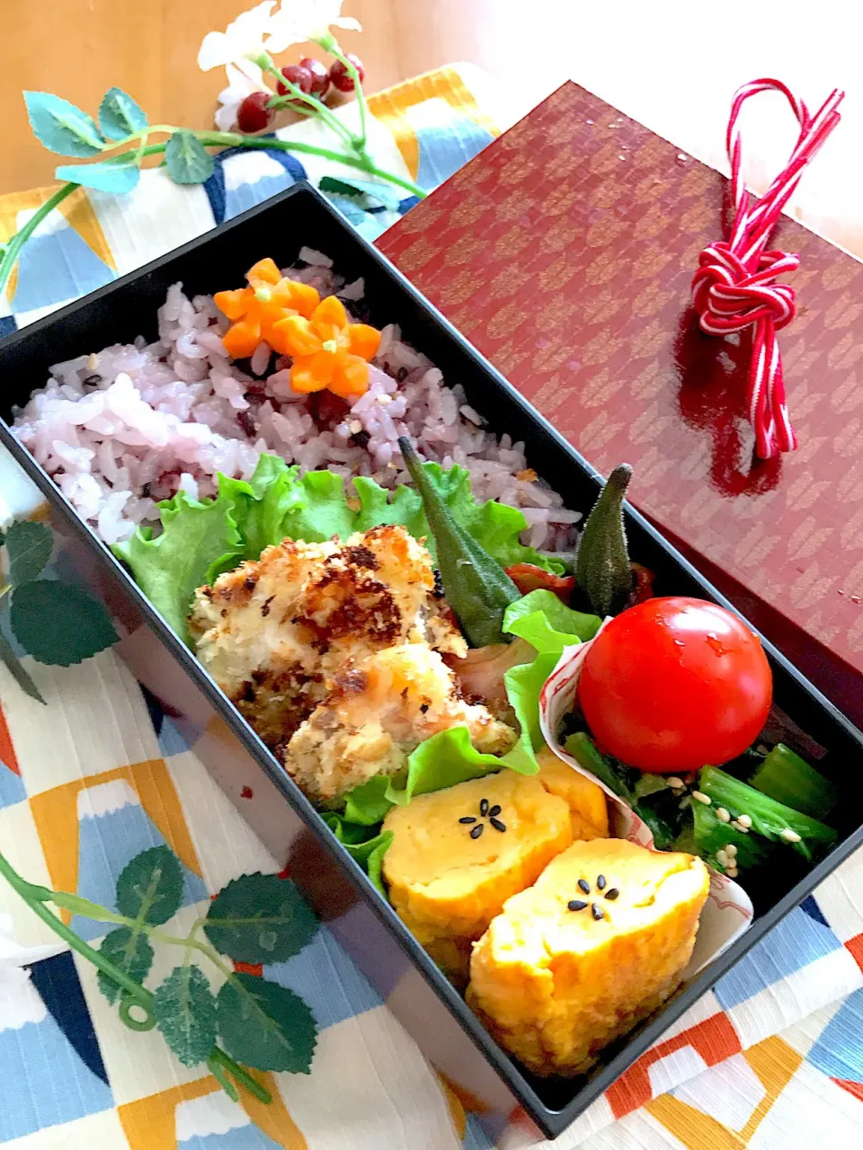 Snapdishの料理写真:わたくし弁当🎶
十五穀米
たまご巻きミニ
鮭マヨパン粉焼き
小松菜胡麻和え
オクラベーコン|BooBooさん