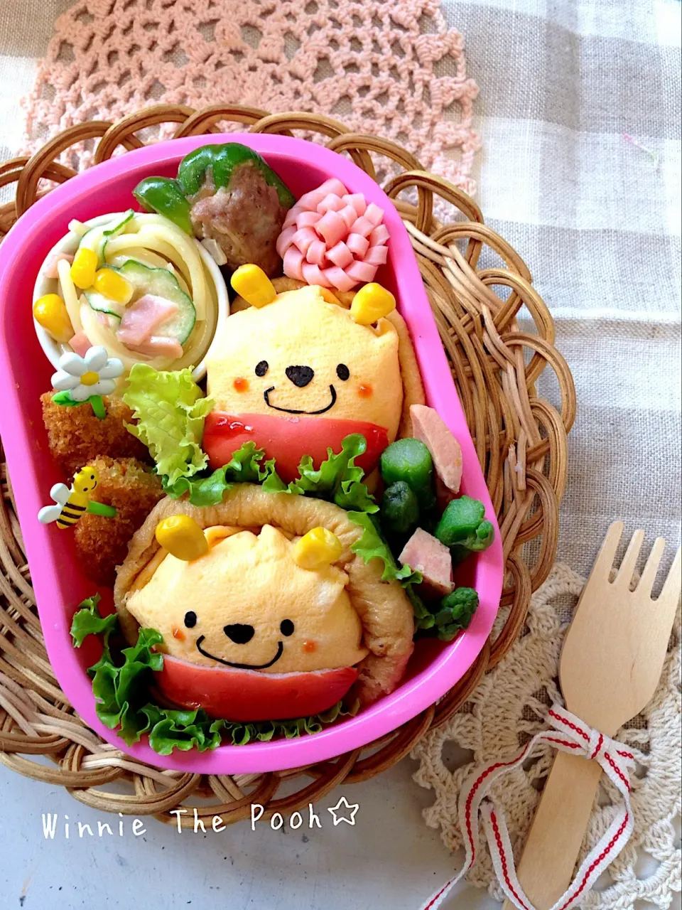 Snapdishの料理写真:コロコロプーさんのお弁当💛 #キャラご飯  #こどもごはん  #お子さまごはん  #いなり寿司  #幼稚園弁当  #キャラ弁  #お弁当  #子どものお弁当  #お昼ご飯  #プーさん  #プーさんお弁当|Ayumi Furukawaさん