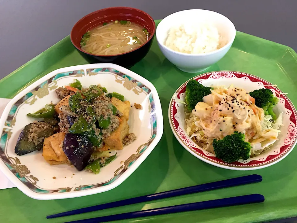 ピーマンと挽肉のごま味噌炒め、ポテトとブロッコリーのサラダ|Tadahiko Watanabeさん