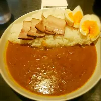 燻製チャーシューのせのカレー
これは、お店のメニューだけと、「その手があったか！」と思った。

チョットしたトッピングを薫製にするのはありだなぁ|WAKEAPPJPさん