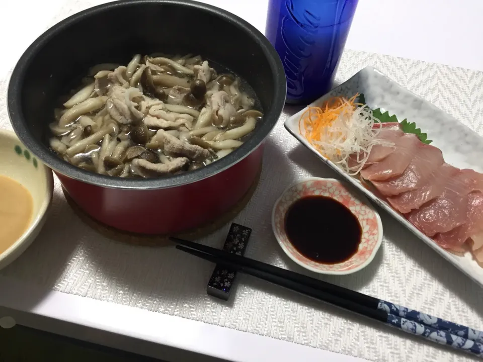 今宵は、ブナシメジ〰🍲
#豚肉とブナシメジしゃぶしゃぶ
#ぶりのお造り|Kojiさん