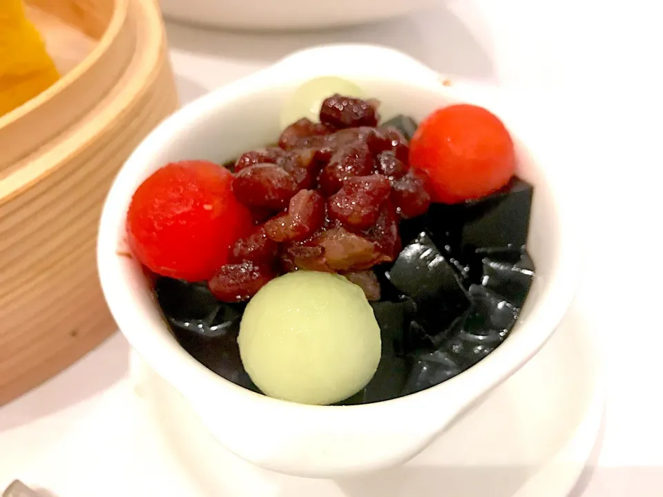 Chilled herbal jelly with melon & red bean|Sky Blueさん