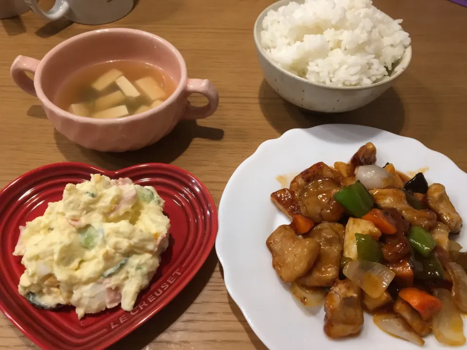 酢豚 ポテトサラダ 豆腐と海苔のスープ|あわちゃんさん