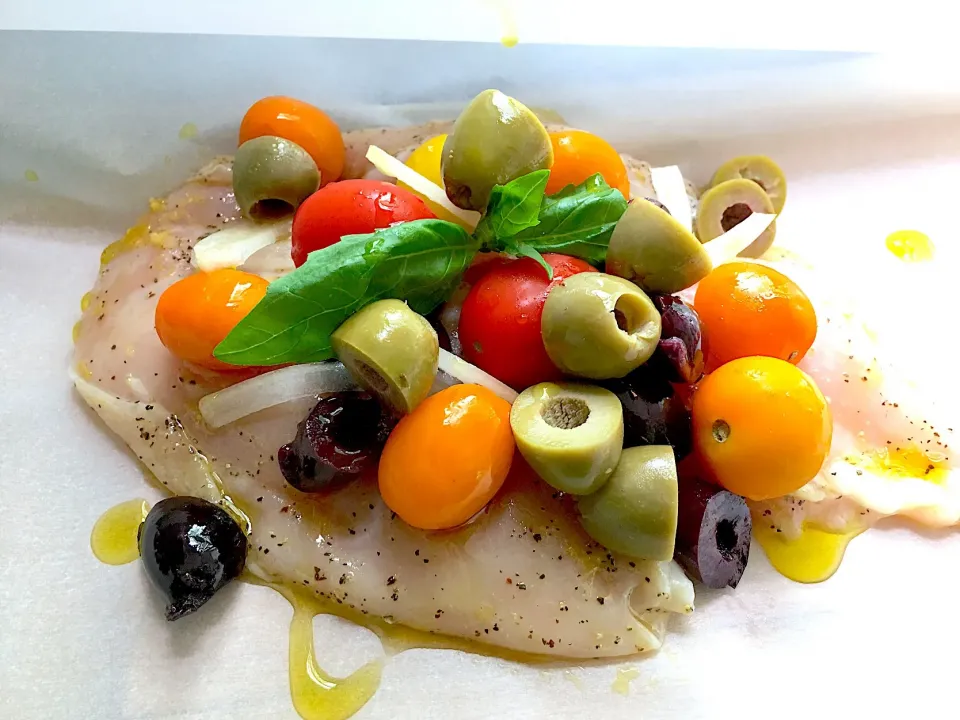 Chicken with olives & Cherry tomatoes Papilotte #papilotte #parchmentpaper|🌺IAnneさん