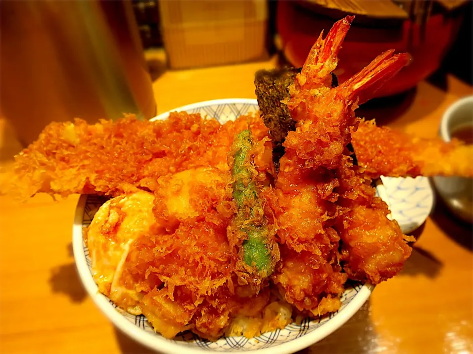 Snapdishの料理写真:天丼・松（穴子、海老、イカ、シシトウ、のり、たまご）@金子半之助 神田|Mickeeさん